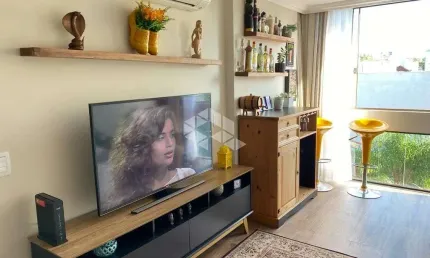 bom apartamento 2 dormitórios 74m² privativos, mobiliado, uma box escriturado no bairro Santana em Porto Alegre