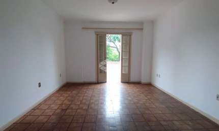 Apartamento de 3 dormitórios com vaga no centro histórico.