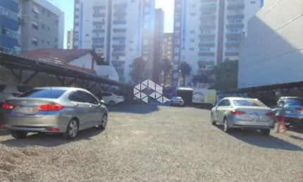 são dois   terrenos integrados  com 22 m de testada 1034 m² próximo José de Alencar