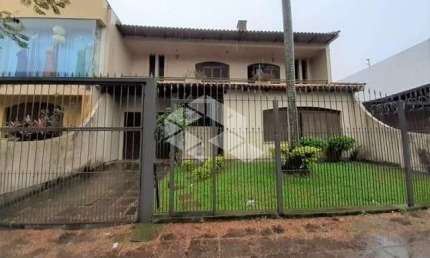 Casa com 4 quartos semi mobiliada no Passo da Areia