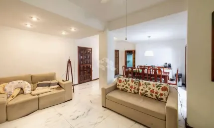 Apartamento 3 dormitórios 2 banheiros 1 garagem estilo casa sem condomínio no Menino Deus em Porto Alegre