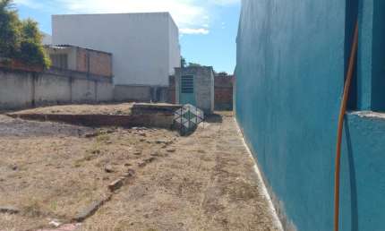 Terreno à venda na Rua Doze de Outubro, 83, Partenon, Porto Alegre