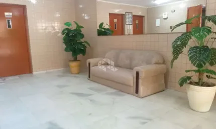 ótimo Apartamento 2  quartos e 1 vaga, bairro Floresta  em Porto Alegre.