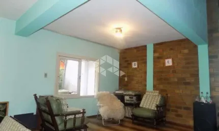 Casa Residencial com 3 quartos e 3 vagas de garagens no bairro Protásio Alves em Porto Alegre