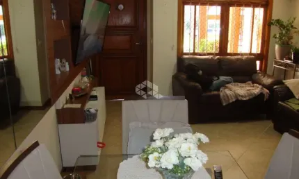 casa em condomínio 03 dormitórios 1 vaga de garagem no bairro Cavalhada em Porto Alegre