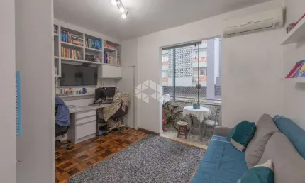 Ótimo  Apartamento 03 dormitórios com copa/cozinha no Centro Histórico em Porto Alegre