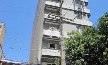 bom apartamento de 03 quartos, andar alto, elevador, portaria no Centro Histórico