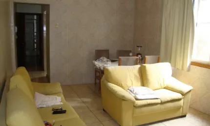 Bom  apartamento 02 quartos com sacada e closet no centro histórico