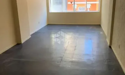 Sala comercial à venda no coração do centro histórico.