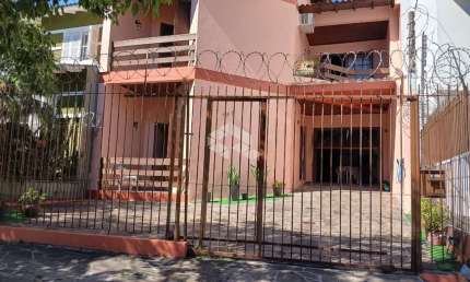 Casa com 4 quartos ( 1 suítes), 2vagas e 294m² para vender por R$ 1.000.000