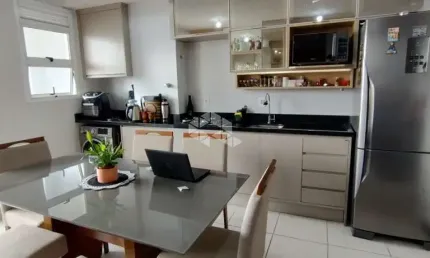 Apartamento semimobiliado de 2 dormitórios, sacada, churrasqueira e vaga coberta em canoas