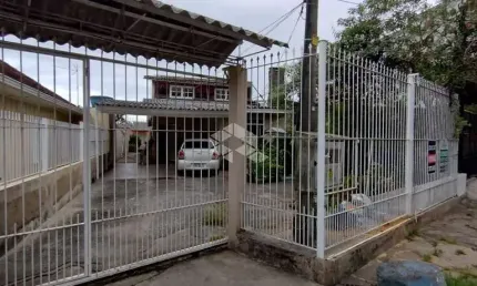 Casa a venda no centro de canoas c/3 quartos. 2 banheiros