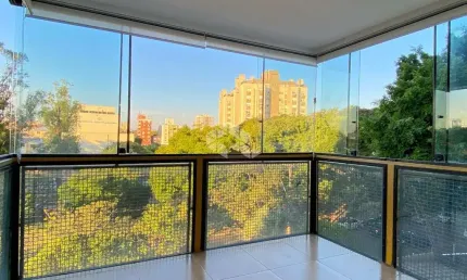 Apartamento 3 dormitórios com suíte e garagem para venda no bairro Menino Deus em Porto Alegre
