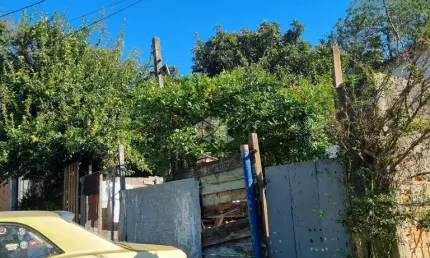 Terreno  para venda   com  11 x 44 m²  no bairro Santa Tereza/Menino Deus em Porto Alegre/RS