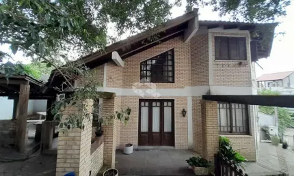 Casa 3 dormitórios para venda no bairro Espírito Santo em Porto Alegre