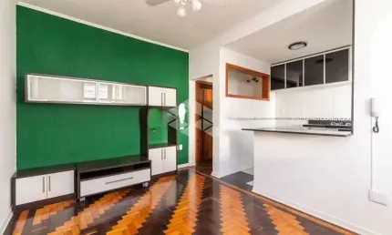 Apartamento de um dormitório reformado, na Republica.