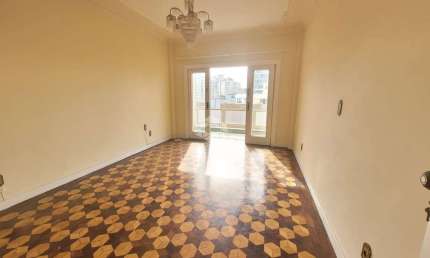 Apartamento  3 dormitórios  com  sacada e garagem para venda no bairro  Cidade Baixa  em Portolegre