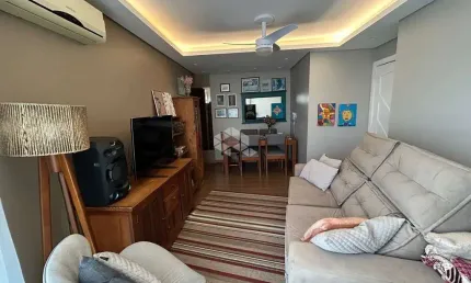 Apartamento 2 dormitórios com vaga de garagem para venda no bairro Camaquã em Porto Alegre