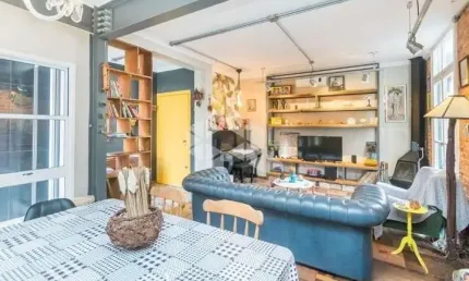 Apartamento 2 dormitórios para venda no bairro Floresta em Porto Alegre