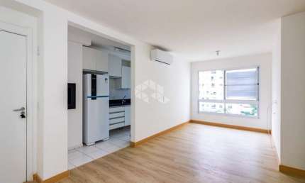 Apartamento 3 dormitórios, suíte, vaga no bairro Azenha em Porto Alegre.
