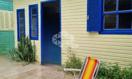 Casa para venda  de 2 dormitórios no Quinta do Portal ,Bairro Lomba do Pinheiro