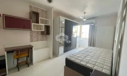 Apartamento JK com sacada à venda  no bairro Cidade Baixa em Porto Alegre