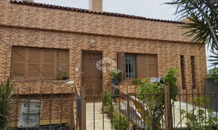 Apartamento 2 dormitorios com vaga de garagem para venda no bairro Vila Jardim em Porto Alegre