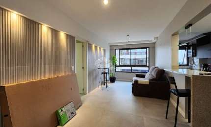 Apartamento 2 dormitórios, suíte, vaga escriturada, no Cristo Redentor em Porto Alegre.