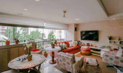 Viva o Clássico com Estilo: Apartamento Exclusivo Maiojama no Higienópolis