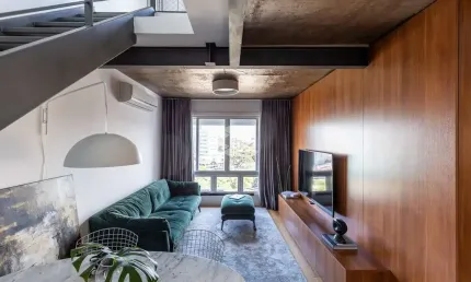 Design assinado, vista deslumbrante e uma cobertura que é puro charme urbano