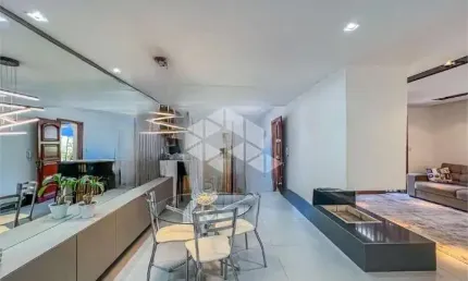 Casa com 5 dormitórios, 2 suítes, há poucos passos do Iguatemi!
