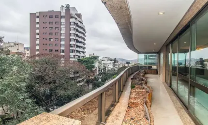 Apartamento com 301 m², com 3 suítes, 2 elevadores, 4 garagens na bela vista