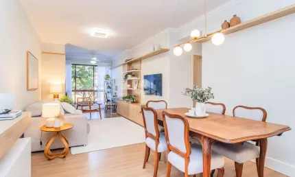 Excelente apartamento com  3 dormitórios com uma suíte no bairro Menino Deus