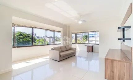 Apartamento semi mobiliado com 3 dormitórios (1 suíte) e 2 vagas de garagem no bairro santana / poa.