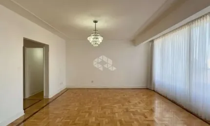 Apartamento à venda, 3 dormitórios, 1 vaga de garagem, no bairro centro histórico em porto alegre/rs.