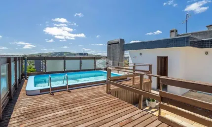 Cobertura Imponente com Vista Panorâmica e Piscina Privativa na Rua Professor Cristiano Fischer