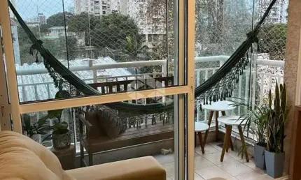 Apartamento  com 69m² á venda - 2 dormitórios e 1 vaga no Passo da Areia / POA