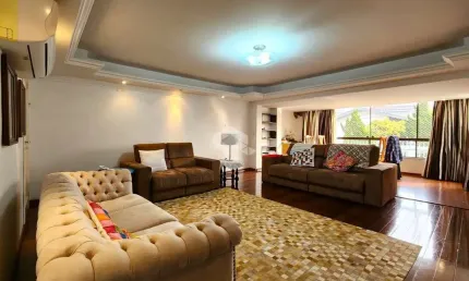 Casa 4 dormitórios, suíte, piscina, 3 vagas no Jardim Lindóia em Porto Alegre/RS