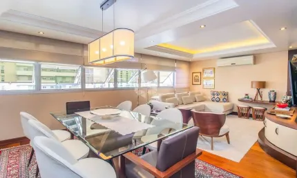 Amplo apartamento de 138m2, andar alto e completamente mobiliado!
