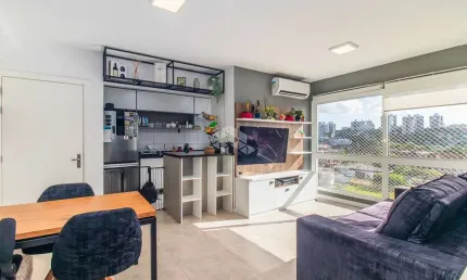 Apartamento com 2 quartos à venda na Rua Bezerra de Menezes, 623, Passo da Areia, Porto Alegre