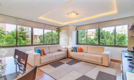 Apartamento com 114m² mobiliado à venda, 3 dormitórios e 2 vagas de garagem, bairro Auxiliadora