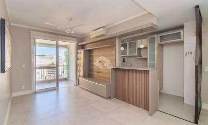 Apartamento Semi mobiliado com 2 Dormitórios (1 Suíte) e 2 Vagas no Passo da Areia - Andar Alto com Vista Definida