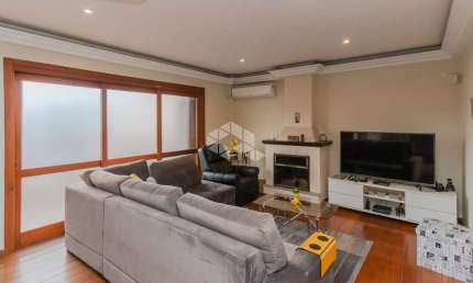 Charme, Conforto e Luminosidade: Sua Nova Casa Frente Norte