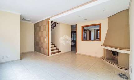 Casa com 04 dormitórios - Vila Assunção em Porto Alegre