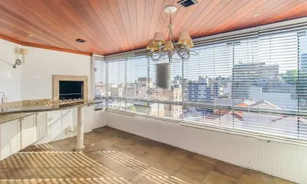 Apartamento com 134 metros, 3 dormitórios e duas vagas na Auxiliadora