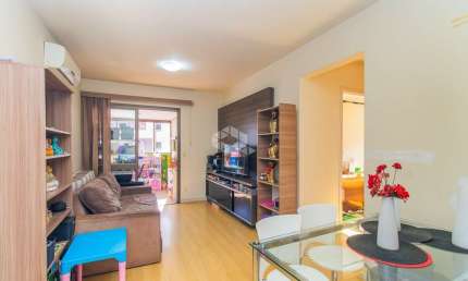 Apartamento à venda em Petrópolis com 70 m², 2 quartos, 1 suíte, 2 vagas