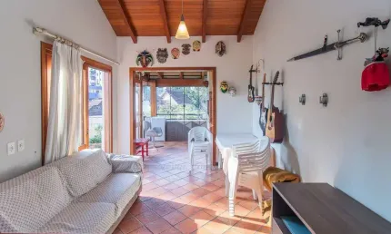 Cobertura de 3 dormitórios e 2 vagas, com elevador no bairro Petrópolis!
