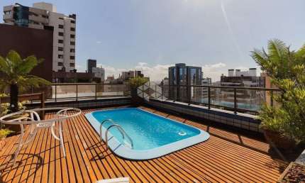 Cobertura com 351.42 m² privativos, com 2 dormitórios sendo 1 suíte, 2 elevadores, 3 vagas de garagens, à venda no bairro Petrópolis