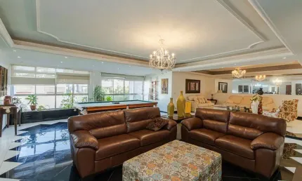 Apartamento com 4 suites e 3 vagas de garagem no Bom Fim