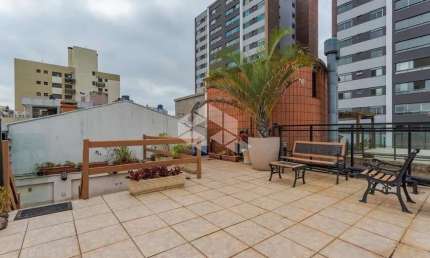 Cobertura à venda em Petrópolis com 206 m², 3 quartos, 1 suíte, 2 vagas